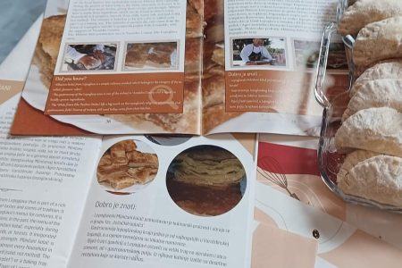 IMG-cf6e37cd18705bab001550198be90ef1-V