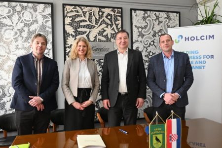 Potpisivanje_ugovora_Holcim_Lepoglava-1